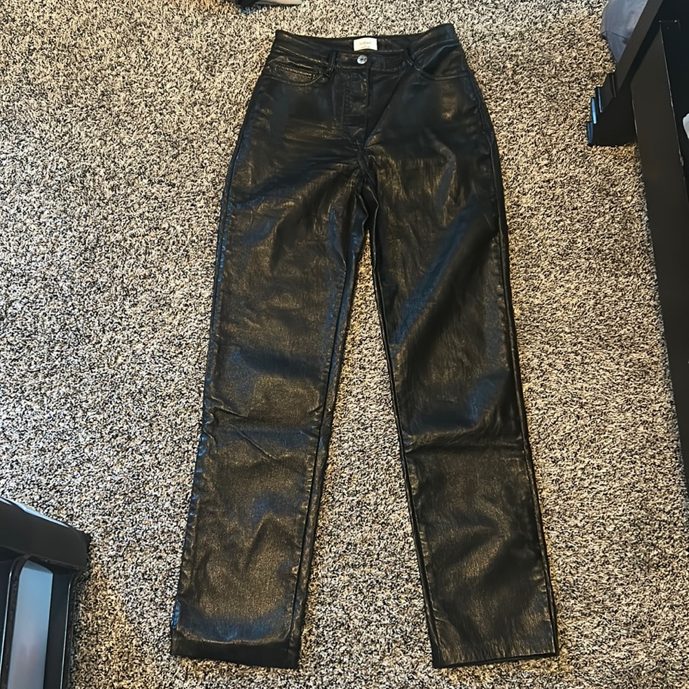 Aritzia Shiny Black Cropped Pants